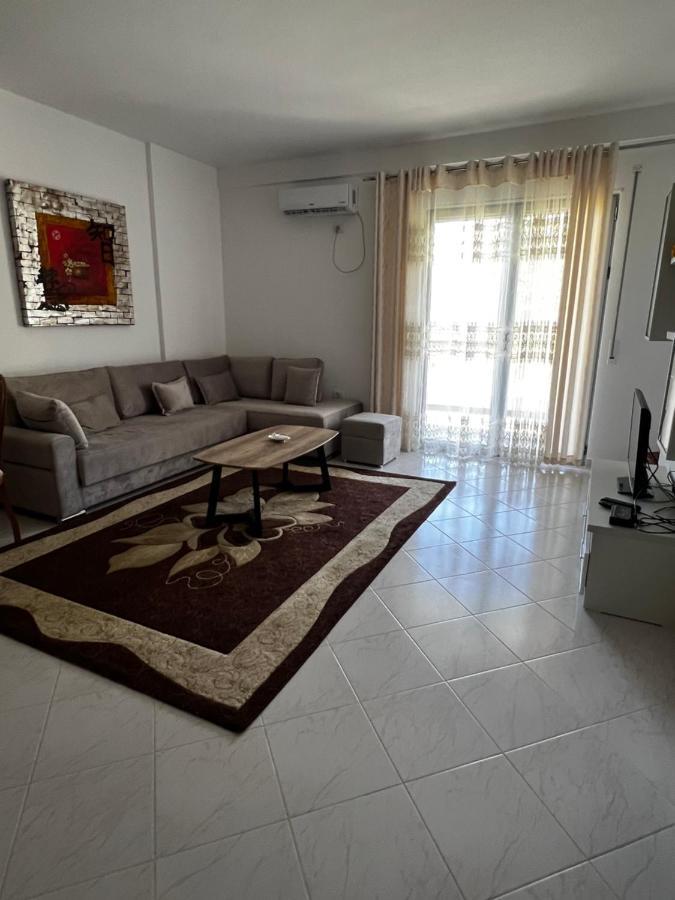 Appartamento Laura con vista Lungomare Vlorë Esterno foto