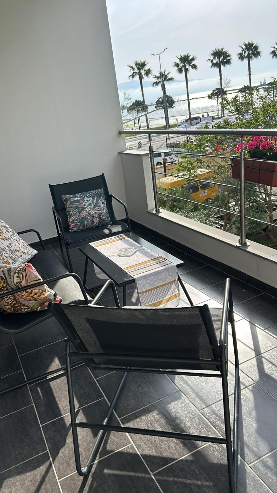 Appartamento Laura con vista Lungomare Vlorë Esterno foto